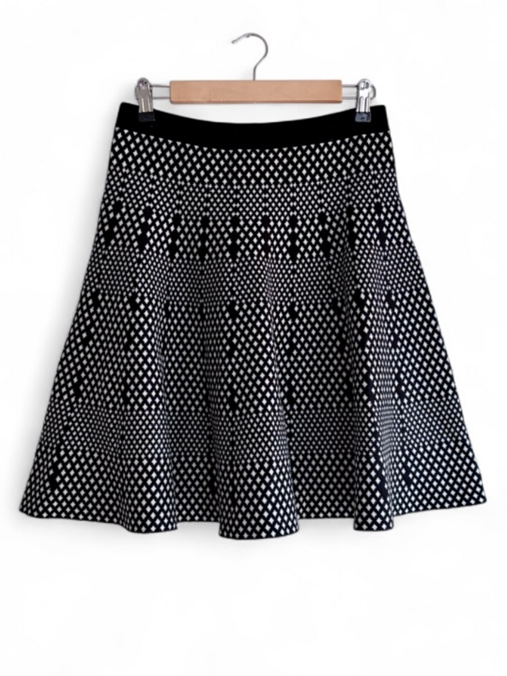 Carmen Marc Valvo Black and White Knit A Line Midi Skirt Size M